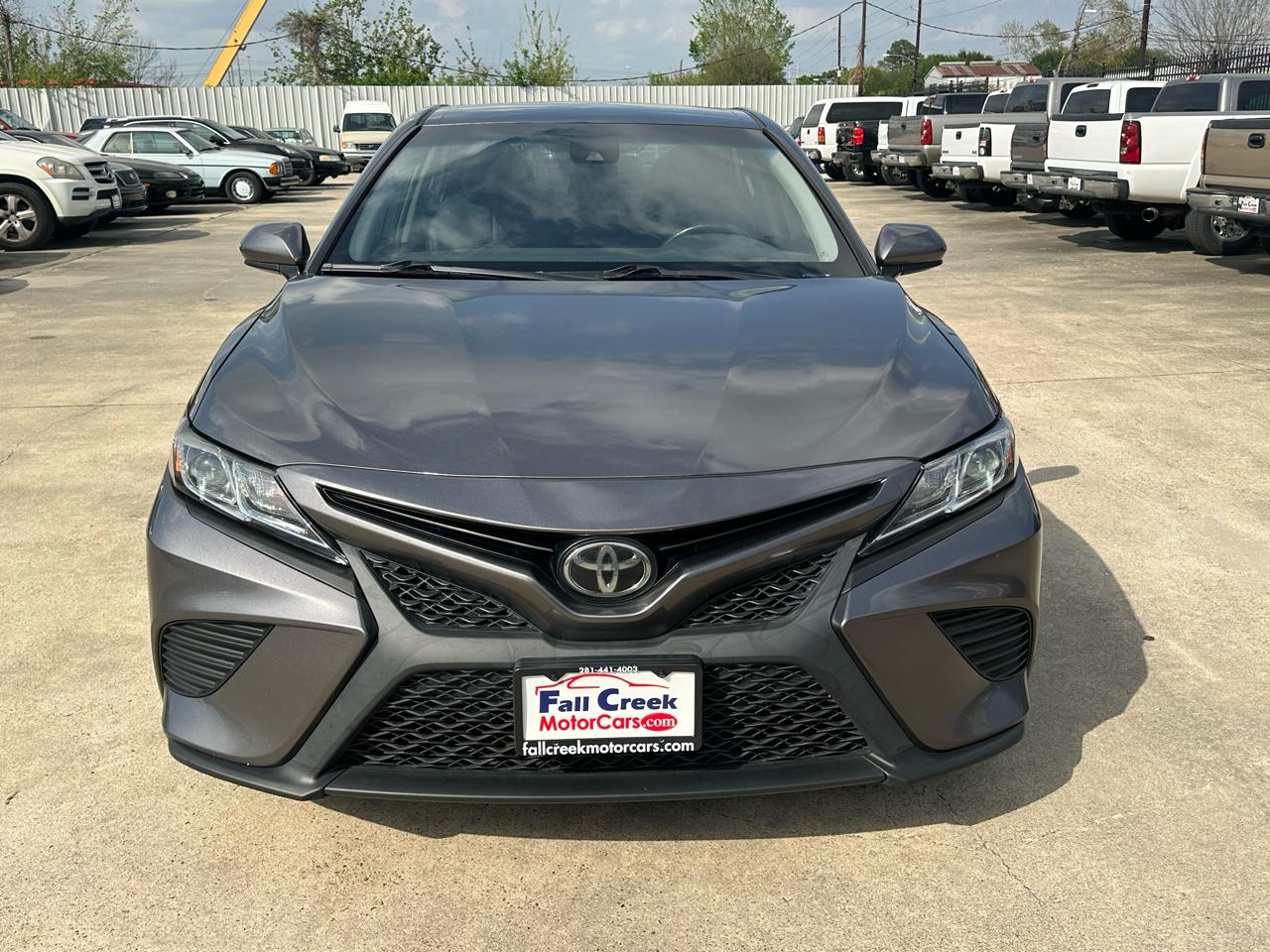 Toyota Camry SE 2019