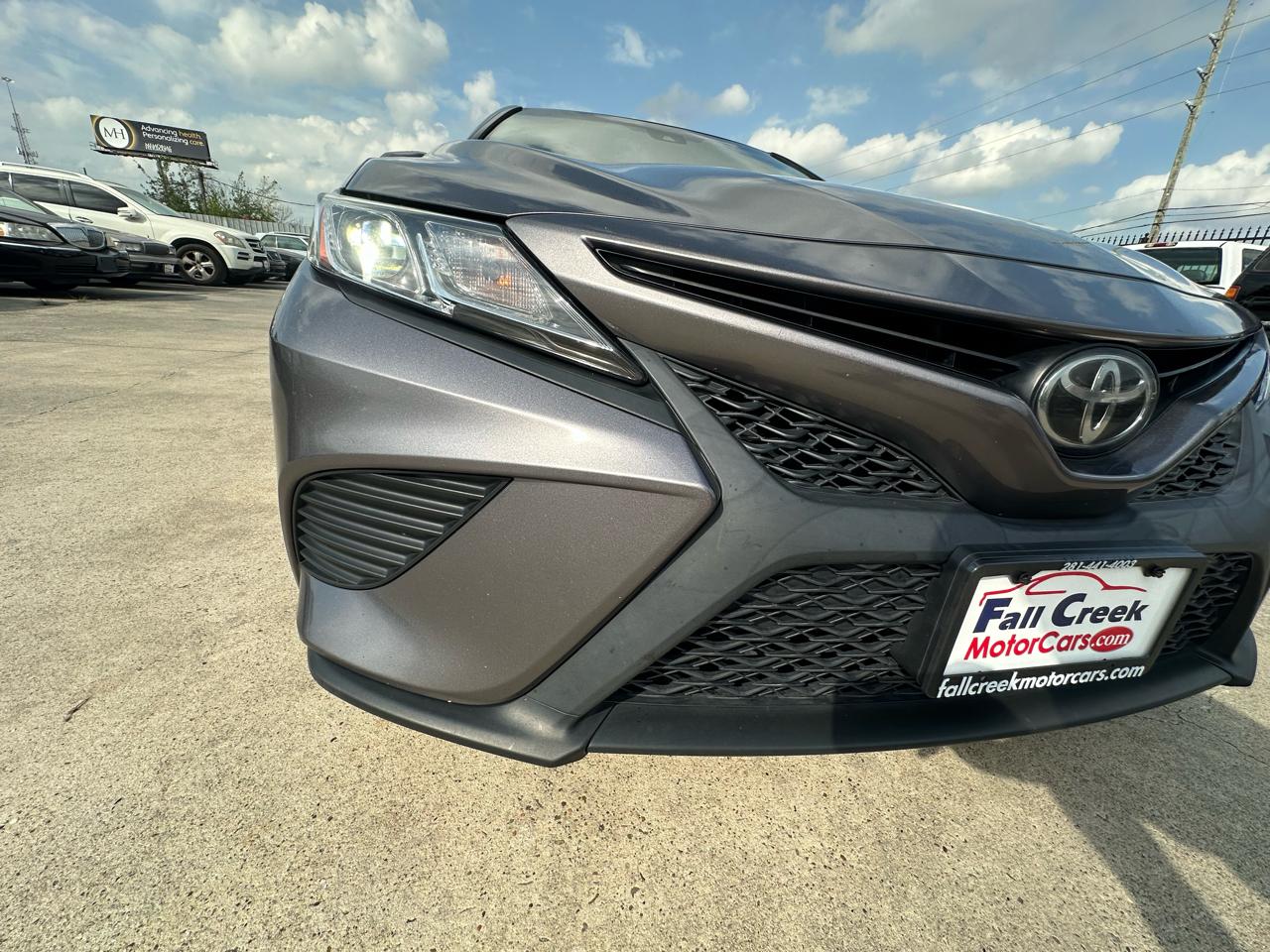 Toyota Camry SE 2019