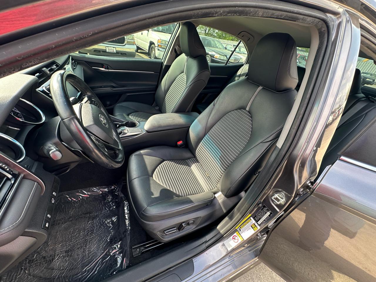 Toyota Camry SE 2019