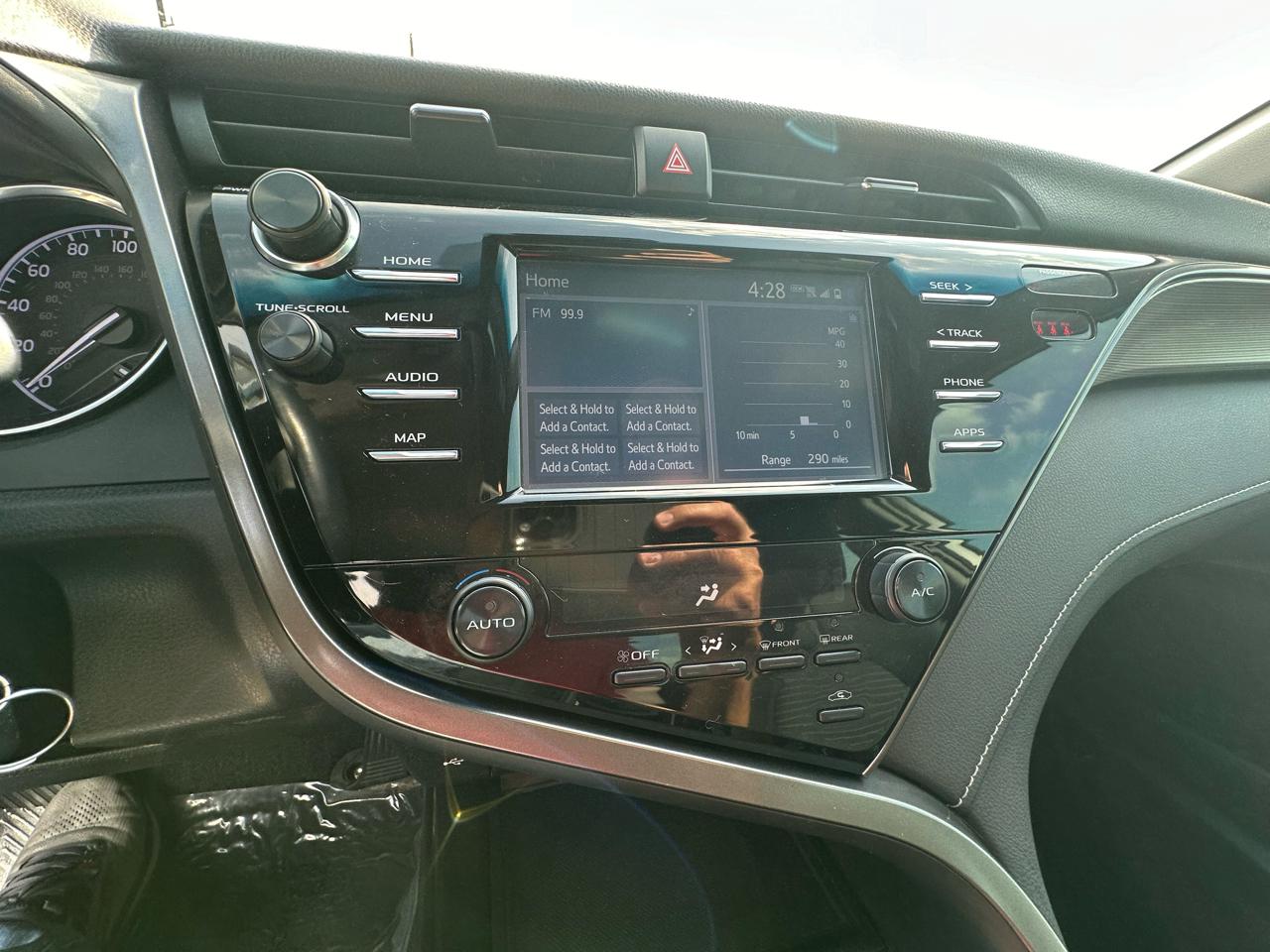 Toyota Camry SE 2019