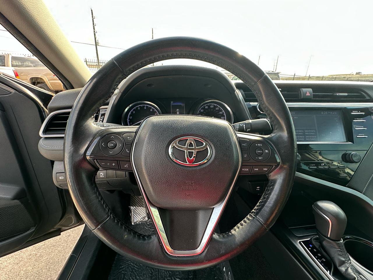 Toyota Camry SE 2019