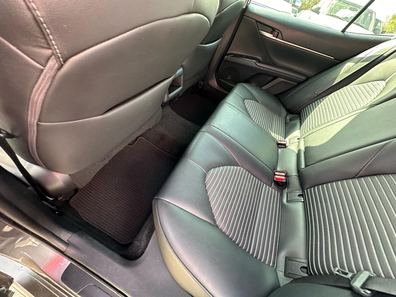 Toyota Camry SE 2019