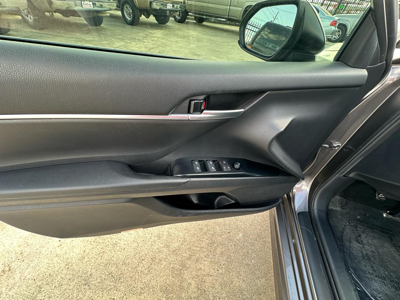 Toyota Camry SE 2019