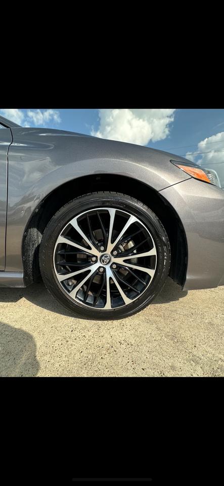 Toyota Camry SE 2019
