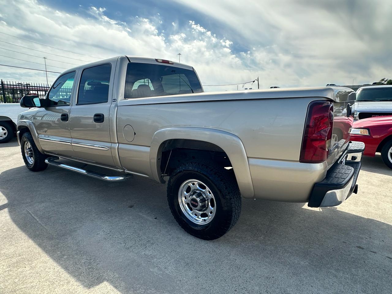 GMC Sierra 2500 SLE Crew Cab 2WD 2004
