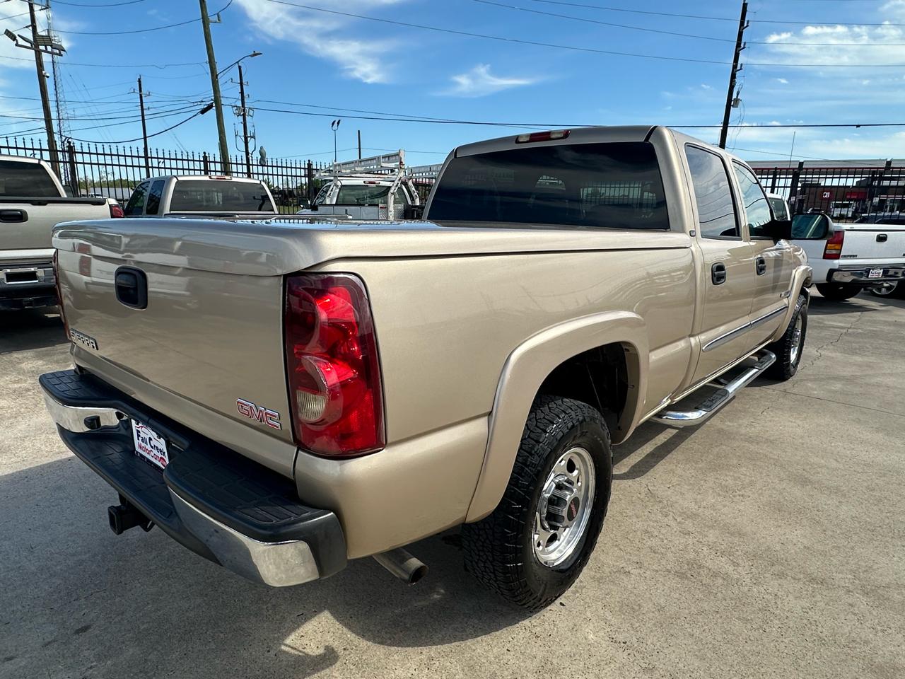GMC Sierra 2500 SLE Crew Cab 2WD 2004