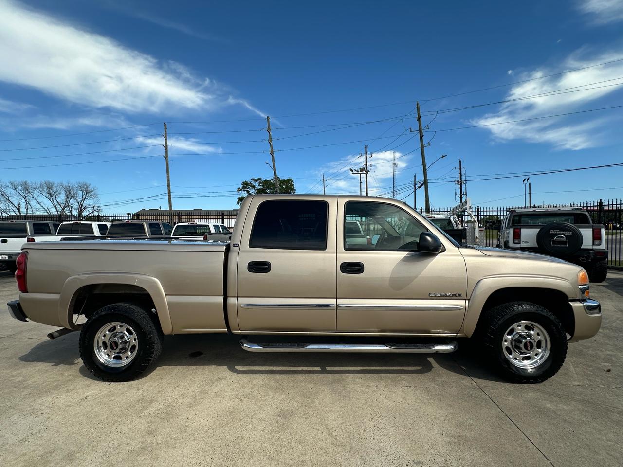 GMC Sierra 2500 SLE Crew Cab 2WD 2004