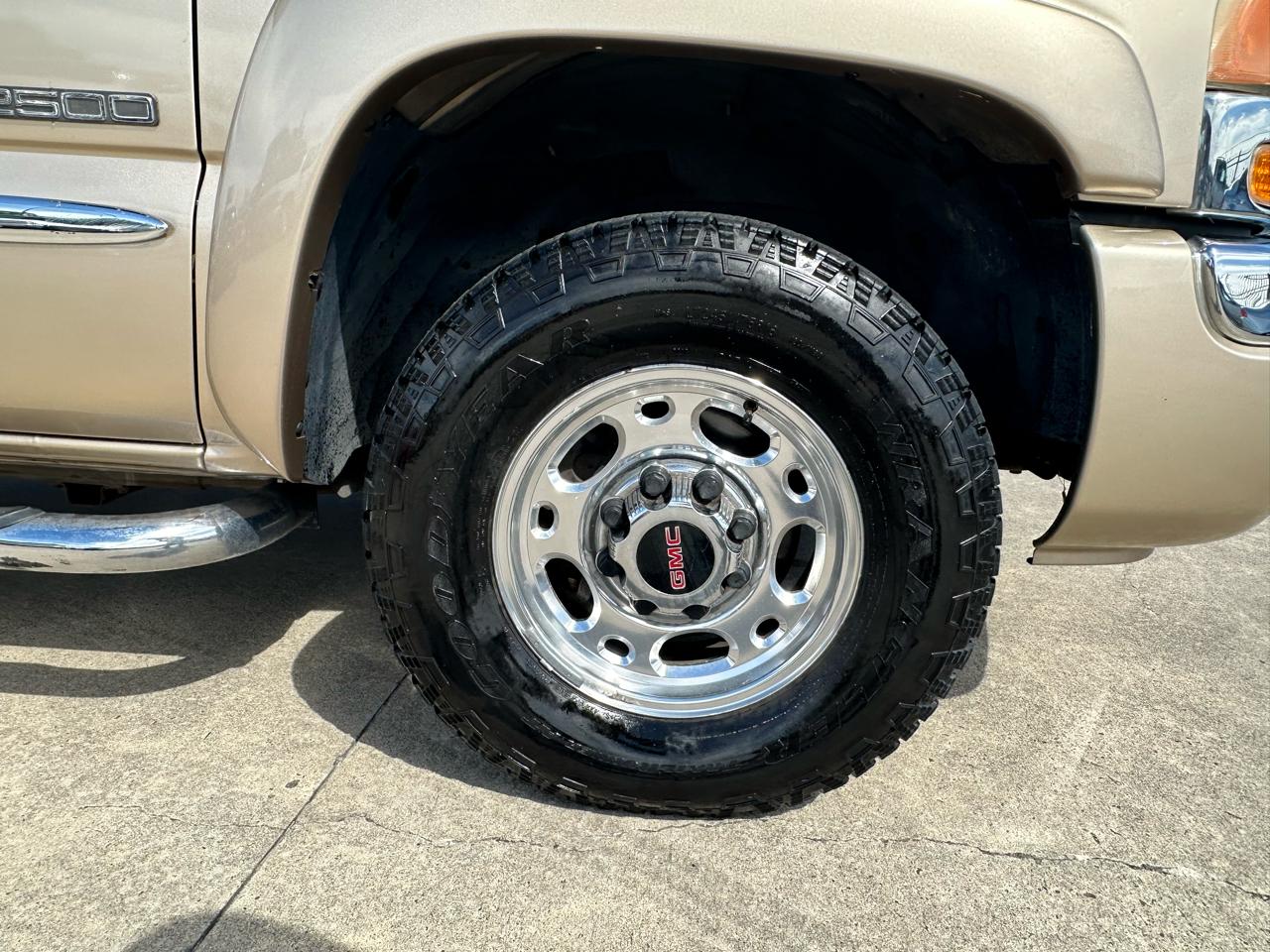 GMC Sierra 2500 SLE Crew Cab 2WD 2004