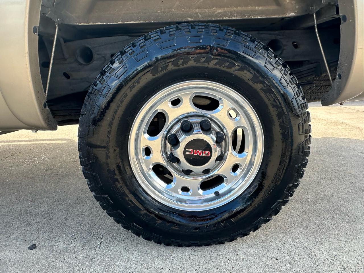 GMC Sierra 2500 SLE Crew Cab 2WD 2004