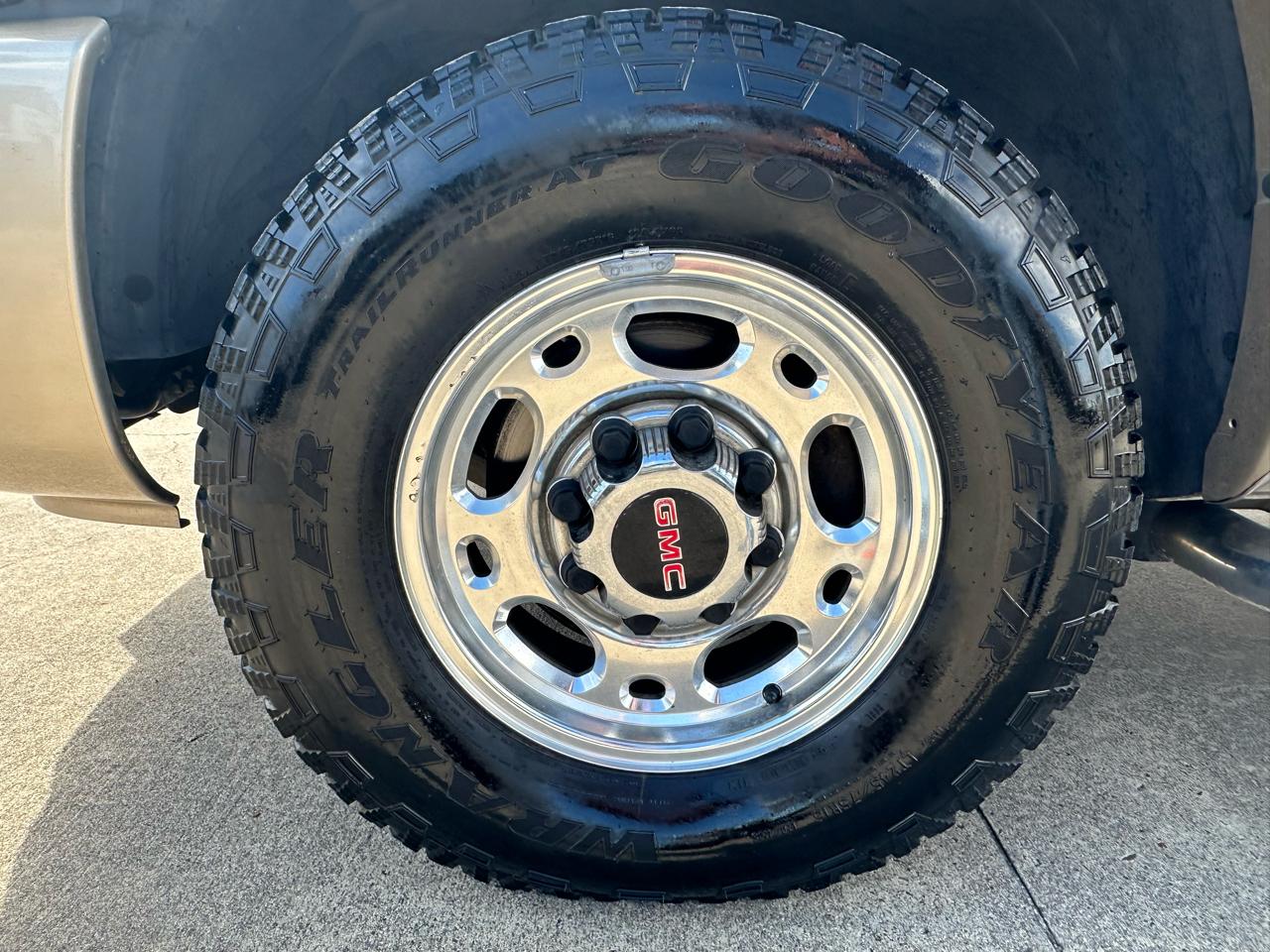 GMC Sierra 2500 SLE Crew Cab 2WD 2004