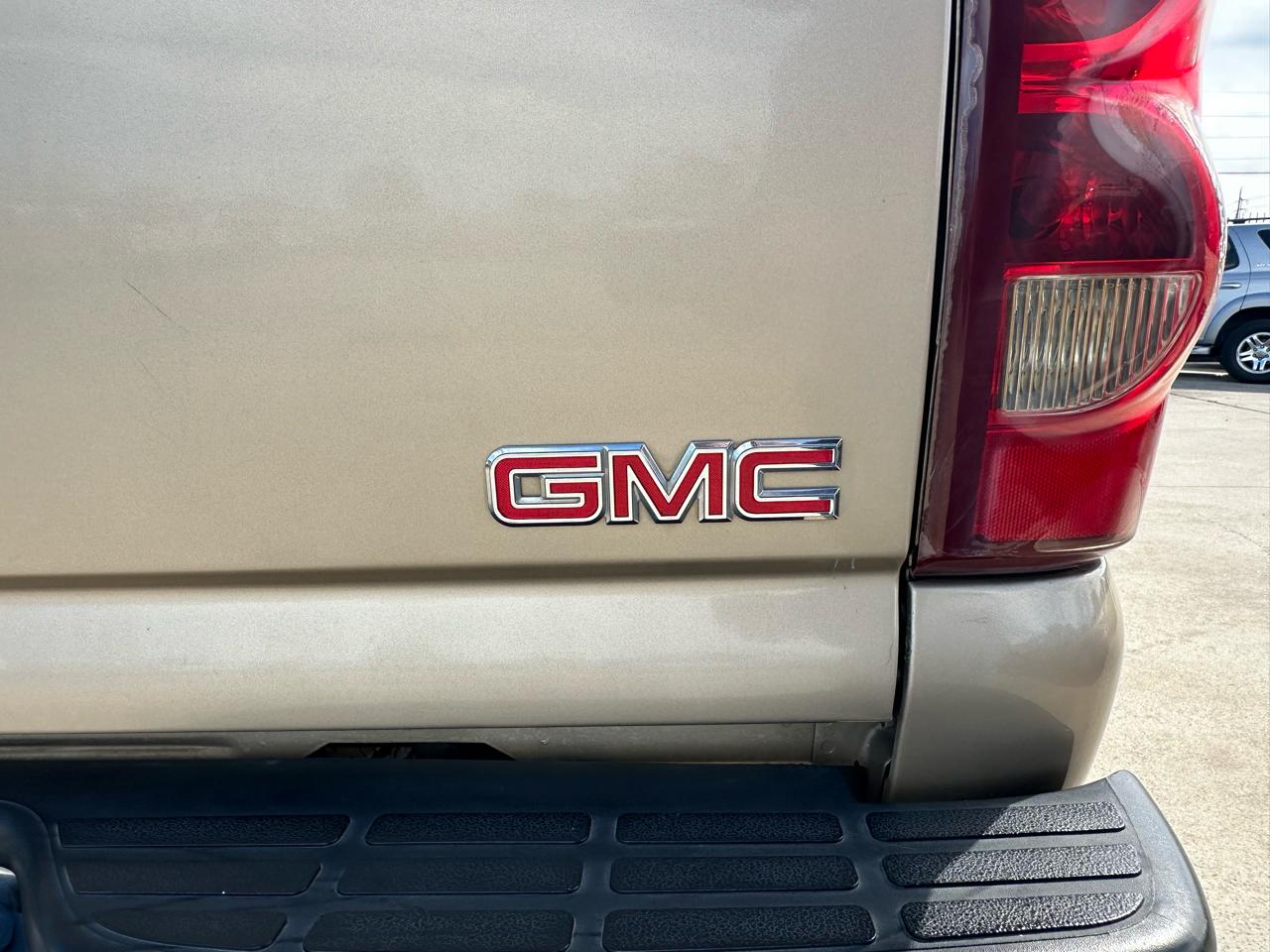 GMC Sierra 2500 SLE Crew Cab 2WD 2004