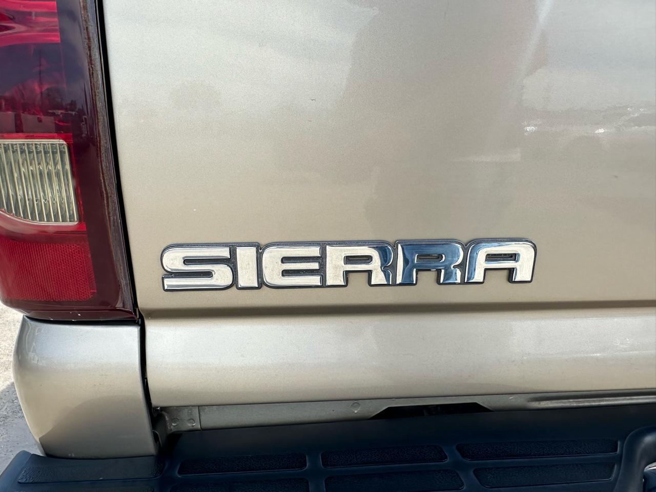 GMC Sierra 2500 SLE Crew Cab 2WD 2004