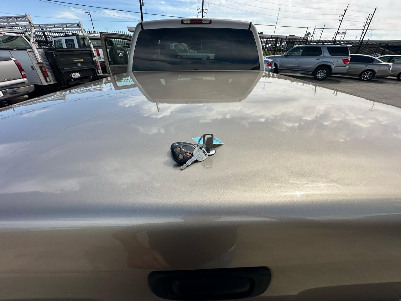 GMC Sierra 2500 SLE Crew Cab 2WD 2004