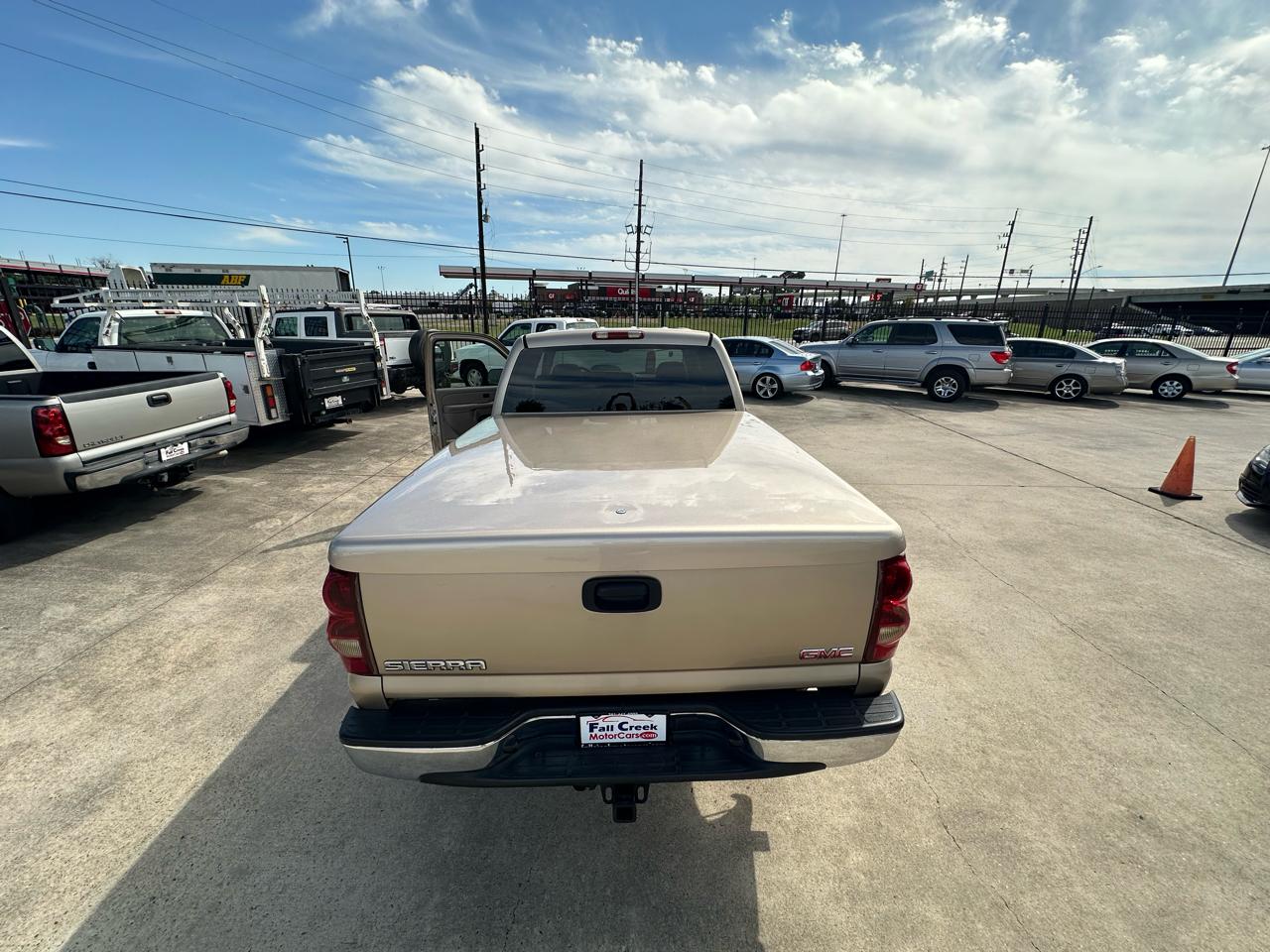 GMC Sierra 2500 SLE Crew Cab 2WD 2004