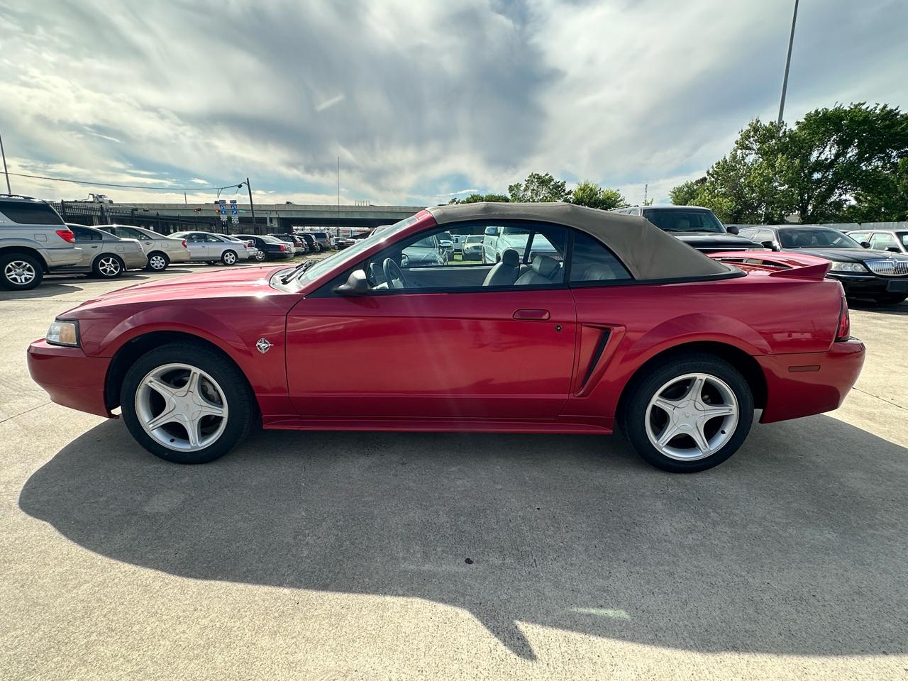 Ford Mustang GT convertible 1999