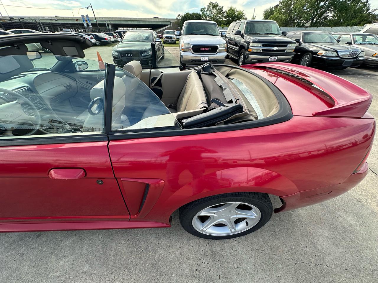 Ford Mustang GT convertible 1999