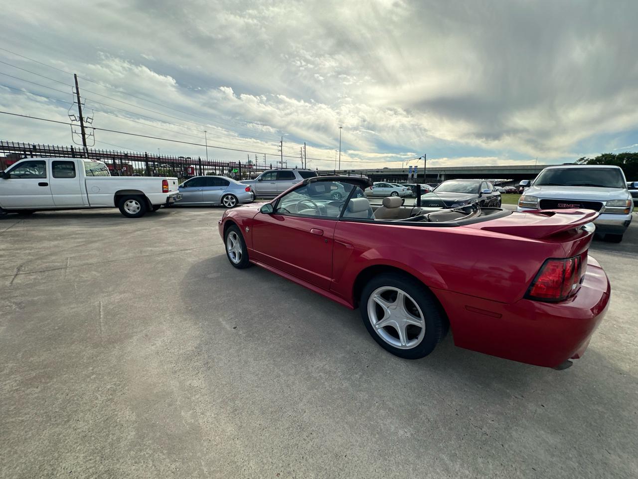Ford Mustang GT convertible 1999
