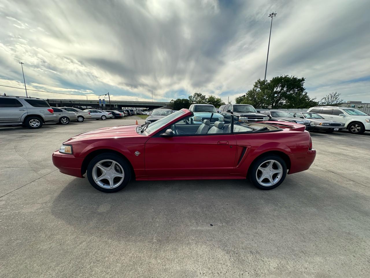 Ford Mustang GT convertible 1999