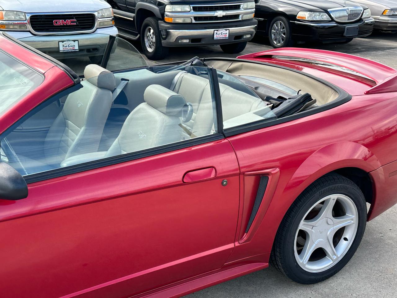 Ford Mustang GT convertible 1999