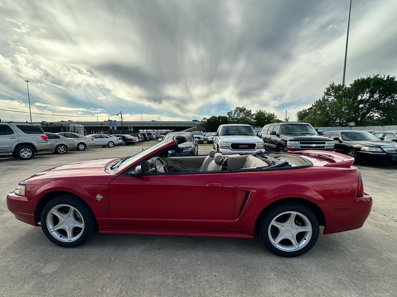 Ford Mustang GT convertible 1999