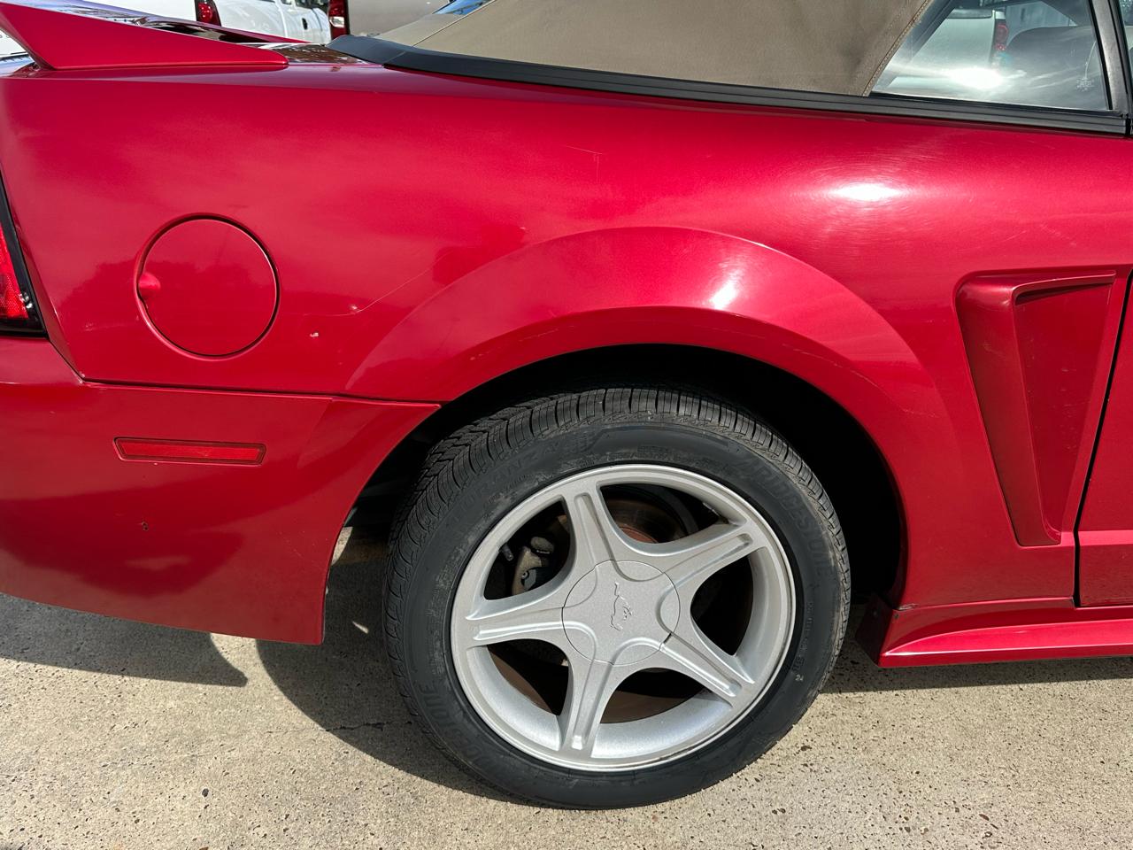 Ford Mustang GT convertible 1999