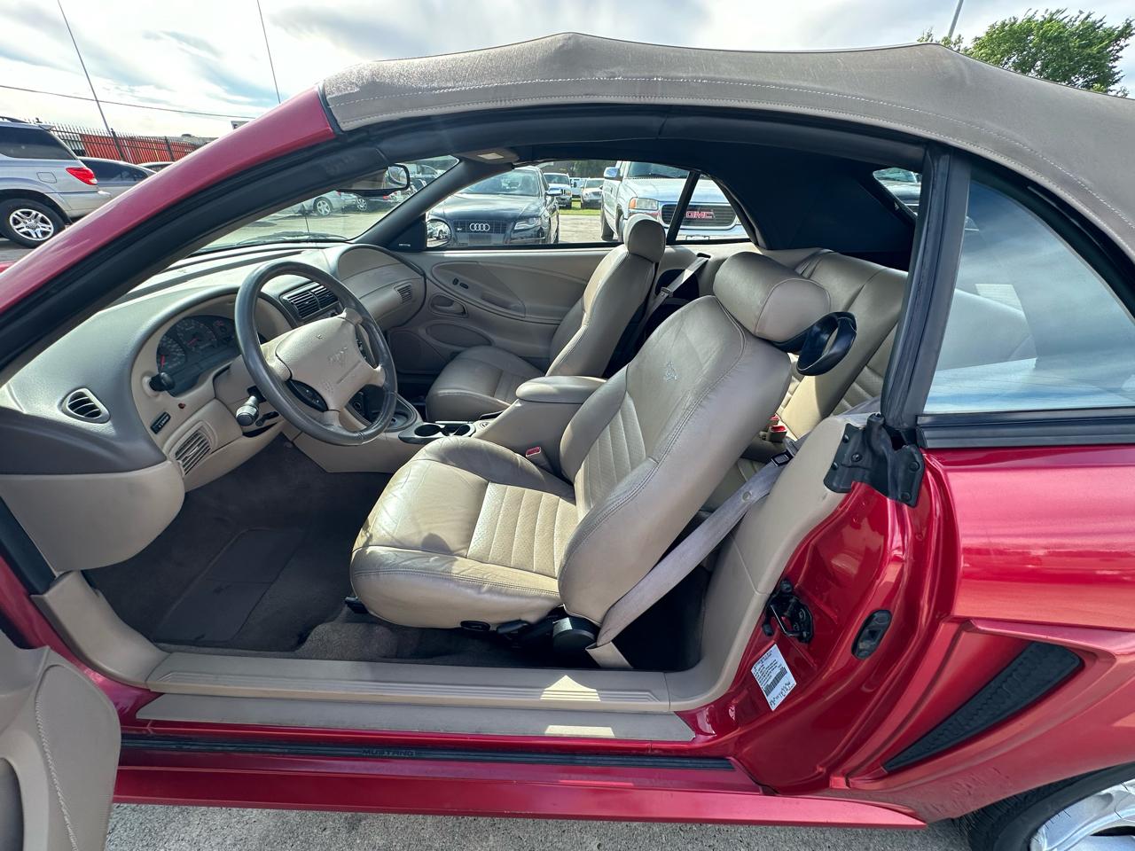 Ford Mustang GT convertible 1999