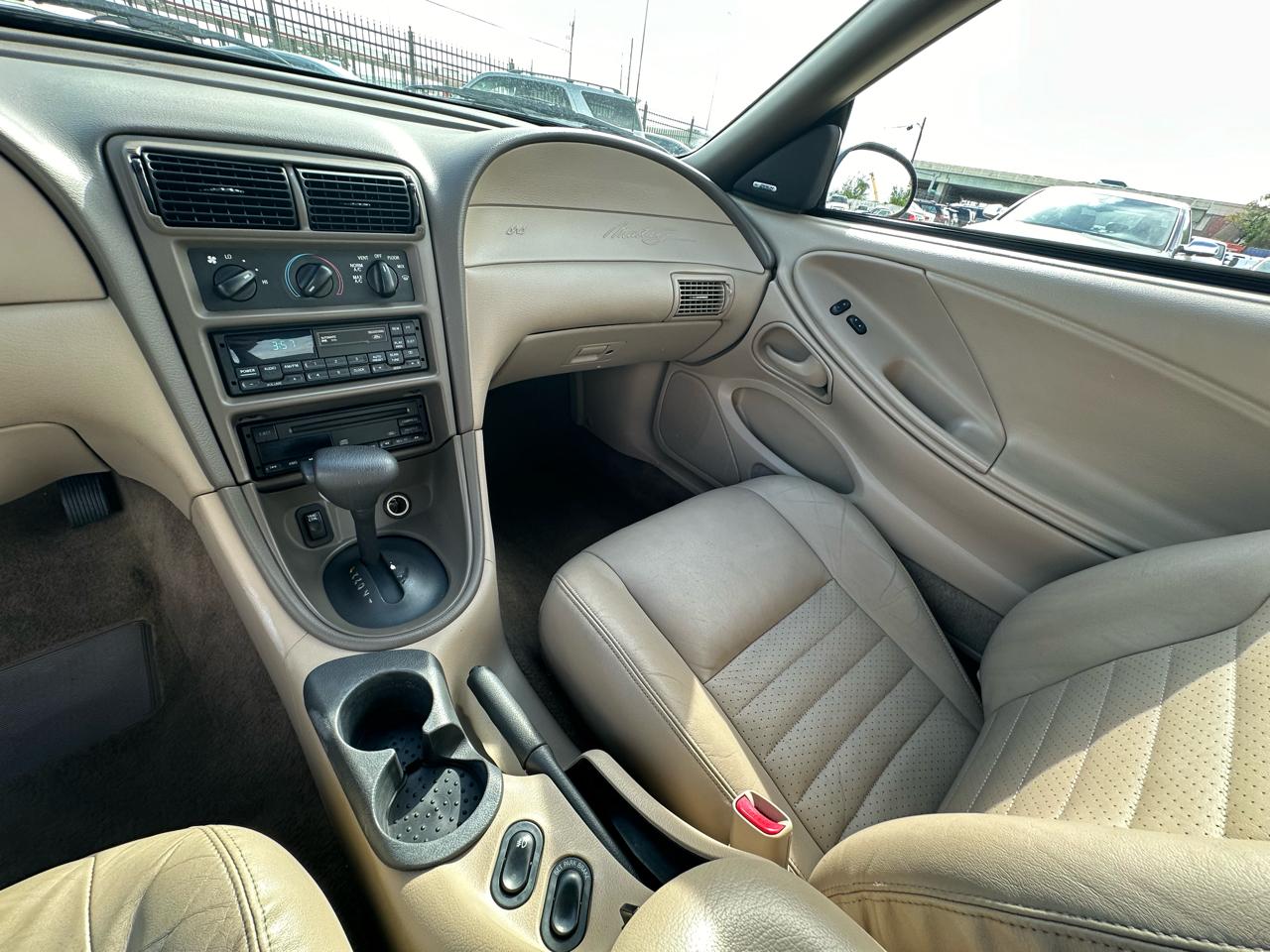 Ford Mustang GT convertible 1999