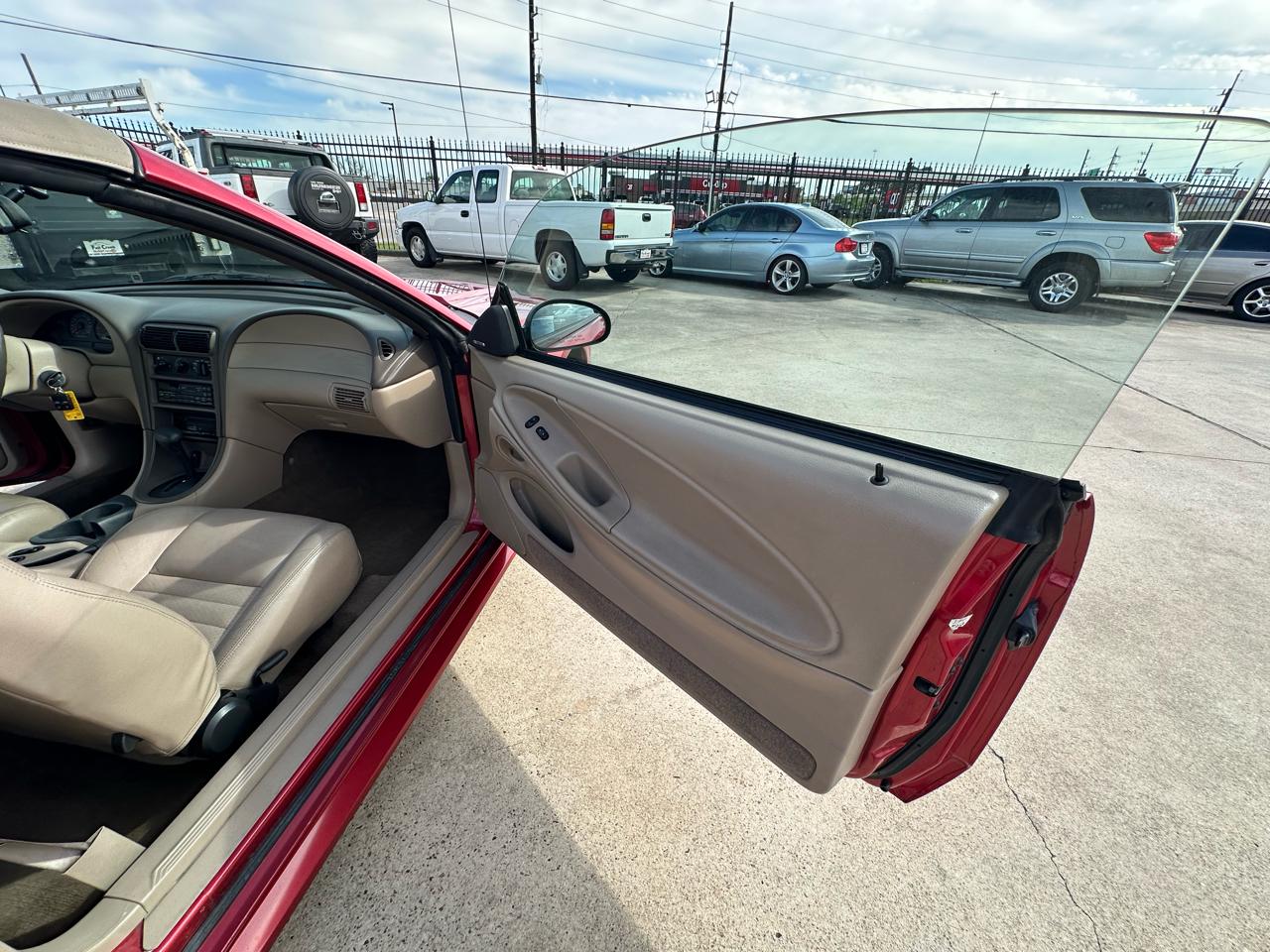 Ford Mustang GT convertible 1999