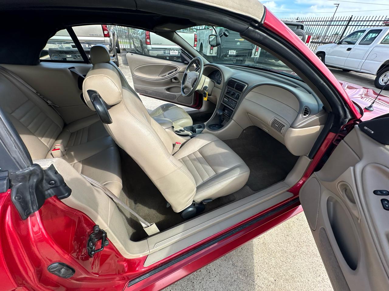 Ford Mustang GT convertible 1999