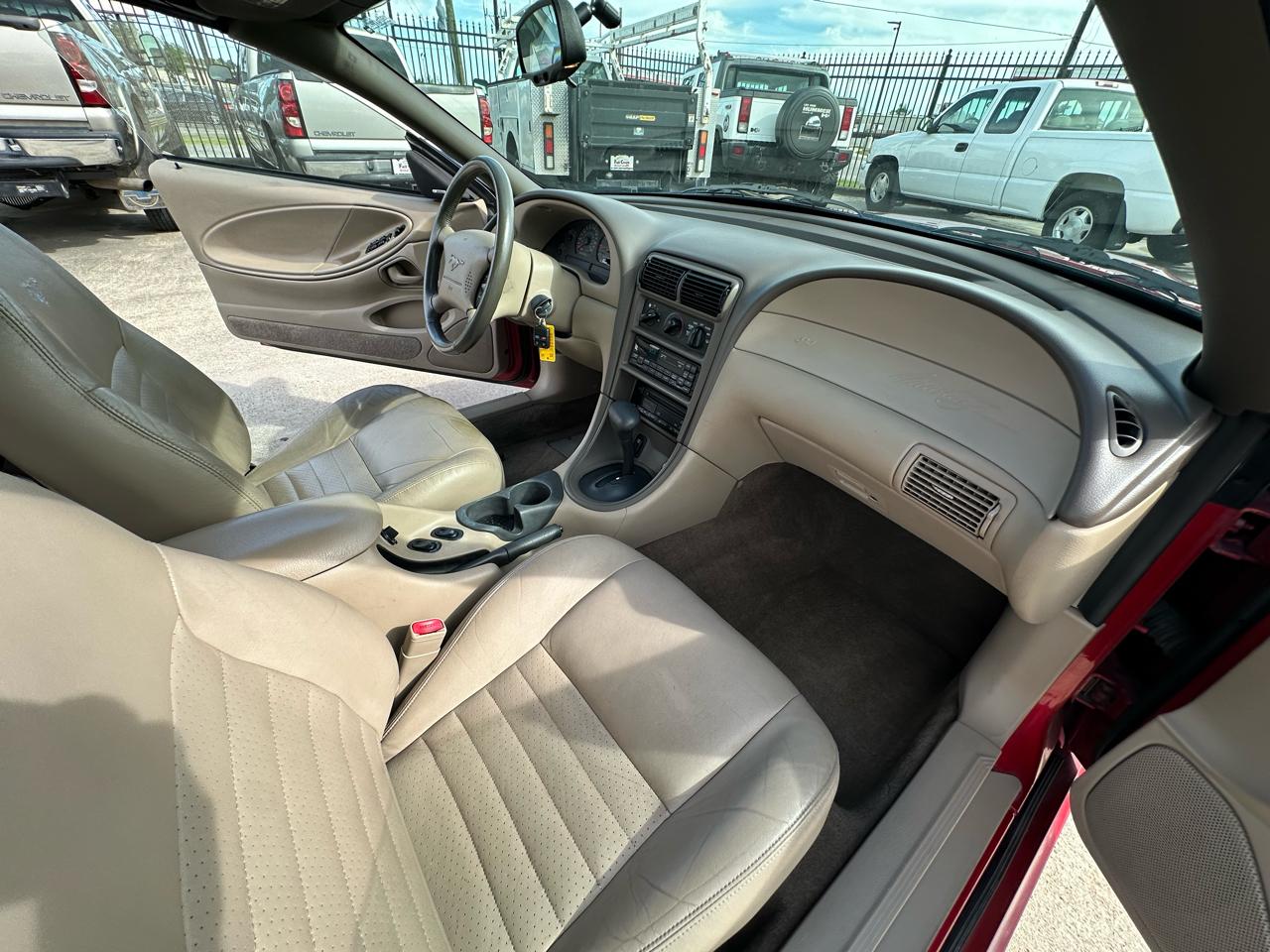 Ford Mustang GT convertible 1999