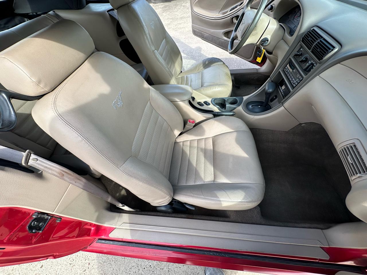 Ford Mustang GT convertible 1999