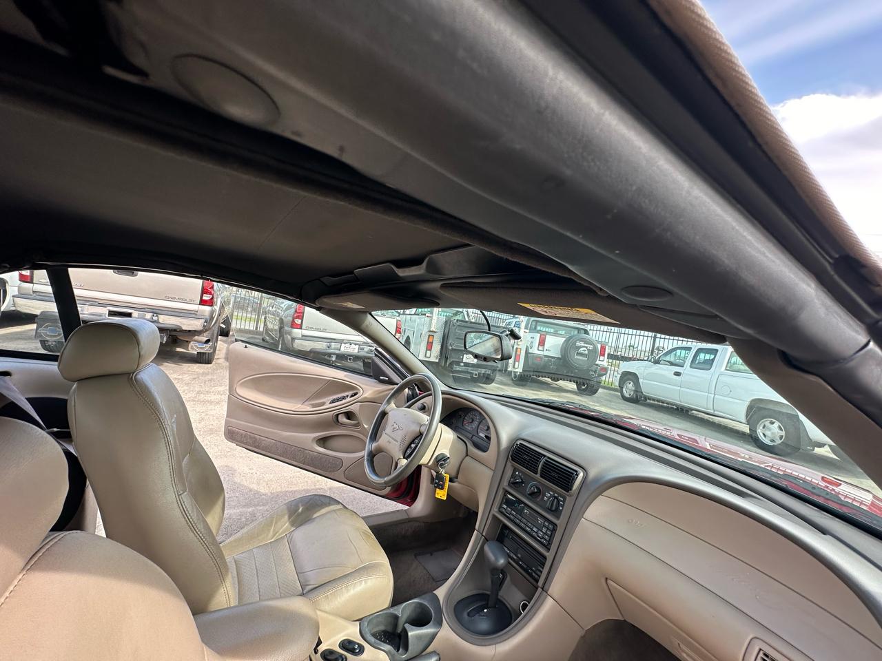 Ford Mustang GT convertible 1999