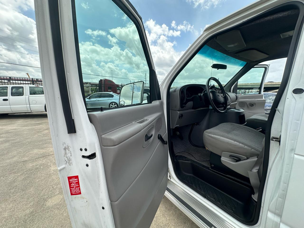 Ford Econoline E350 Super Duty 2000