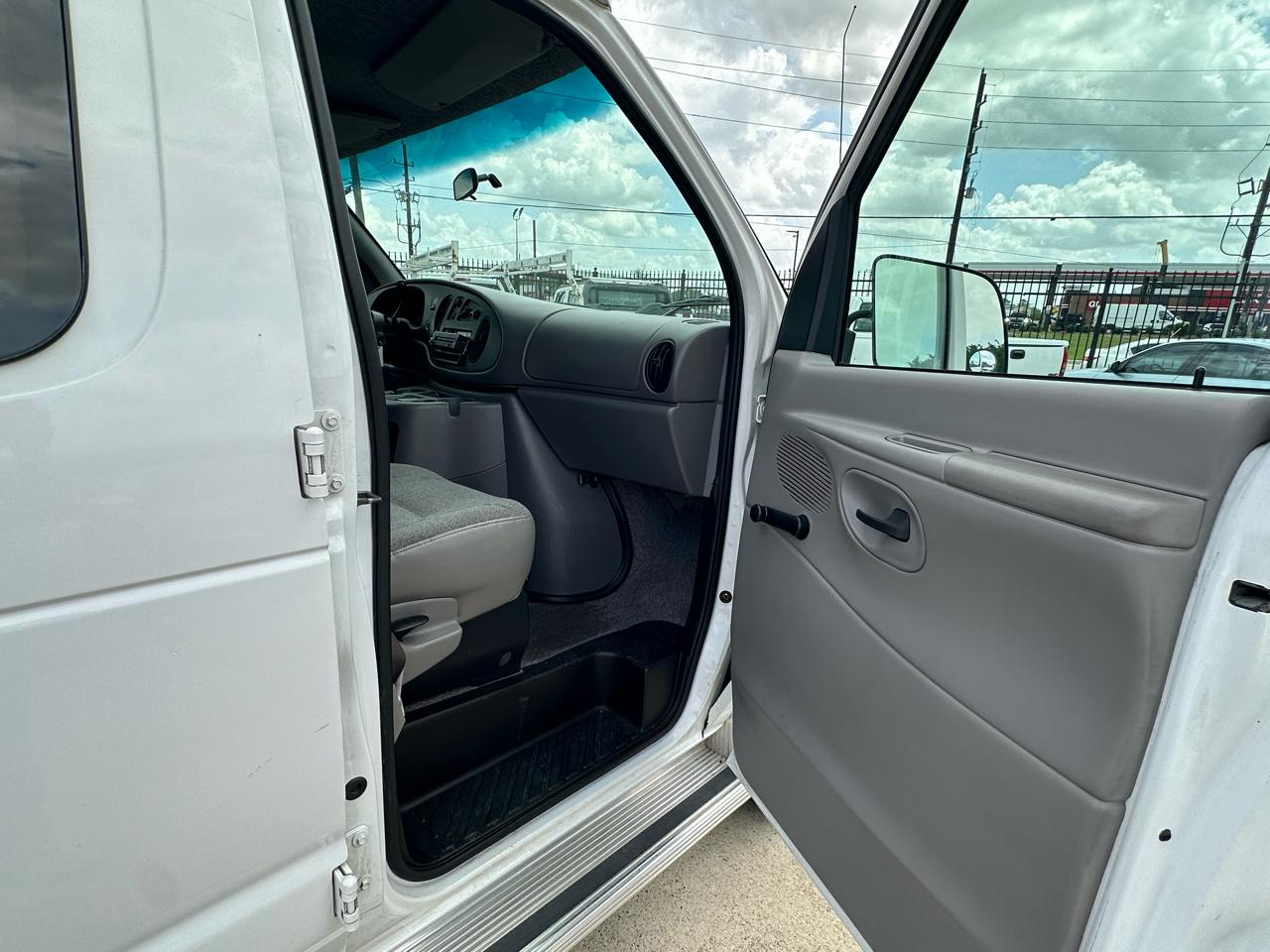 Ford Econoline E350 Super Duty 2000