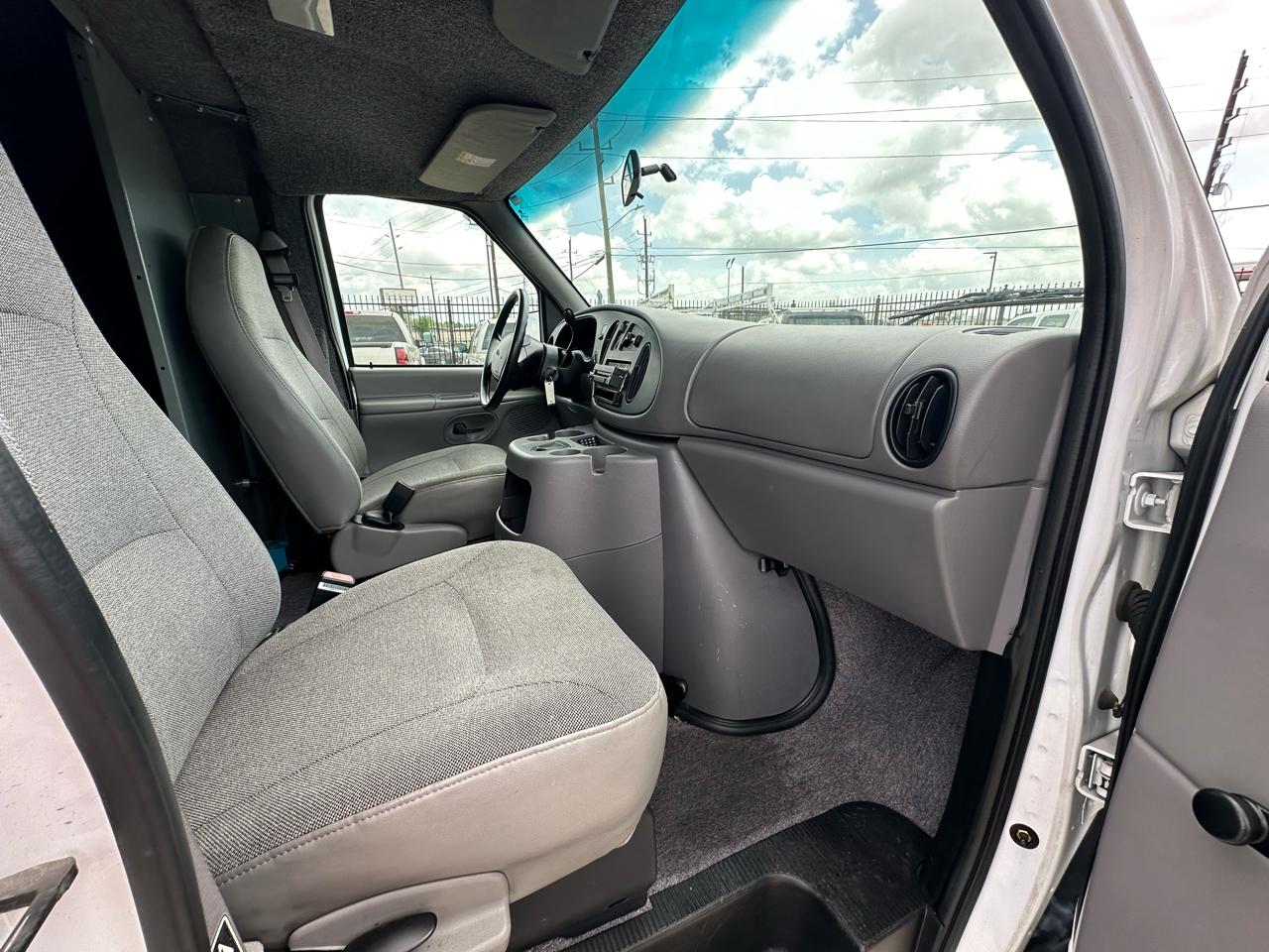 Ford Econoline E350 Super Duty 2000