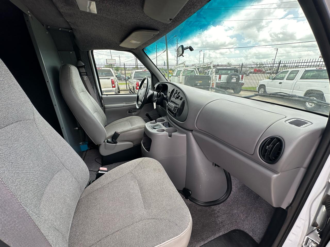 Ford Econoline E350 Super Duty 2000