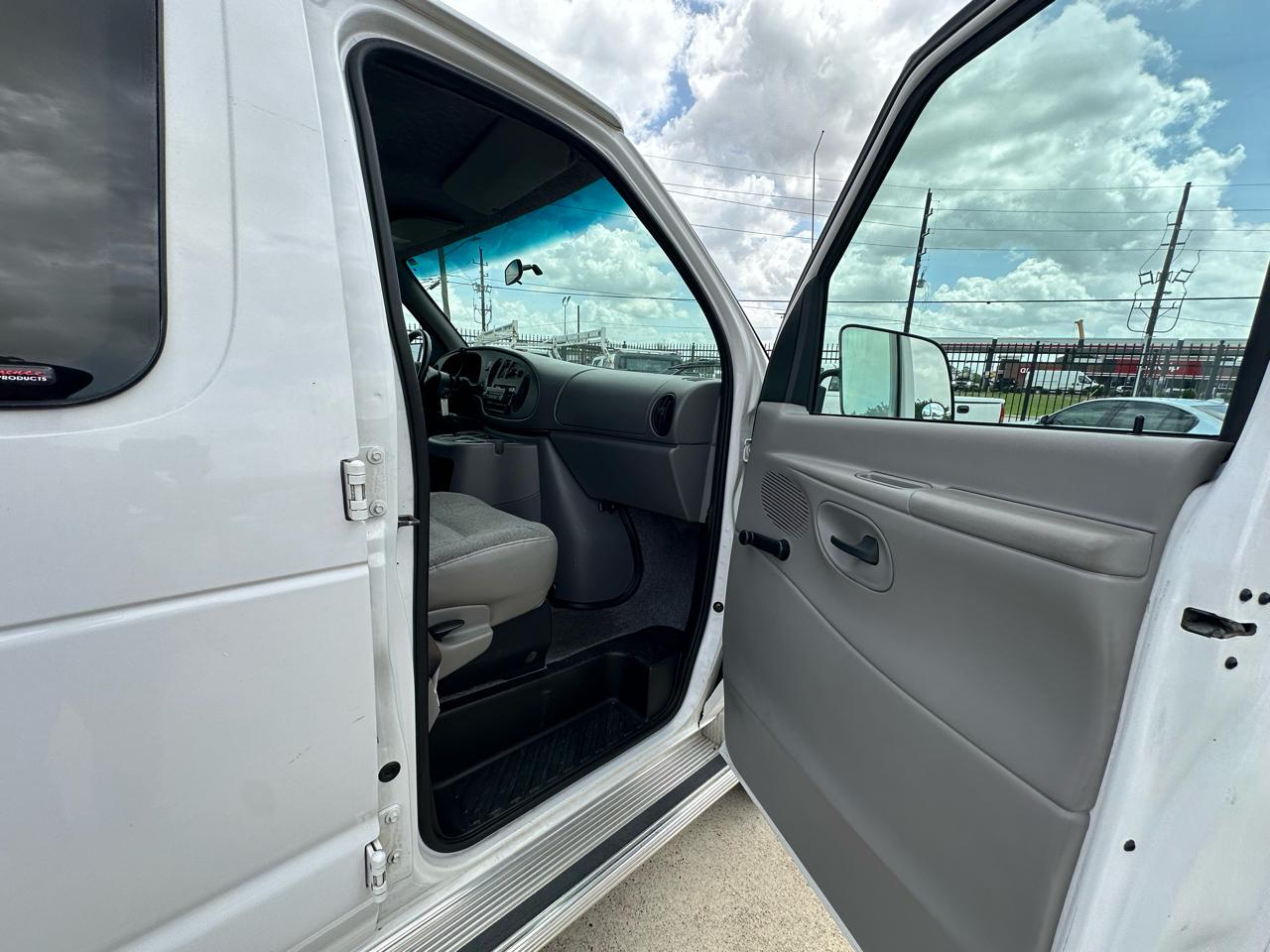 Ford Econoline E350 Super Duty 2000