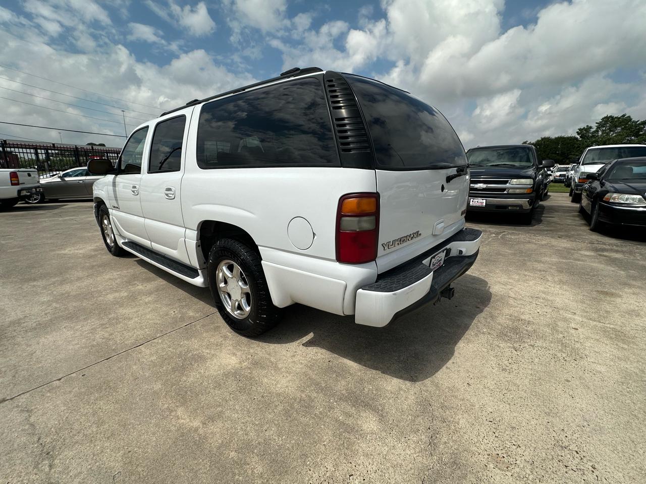 GMC Yukon Denali XL 2002