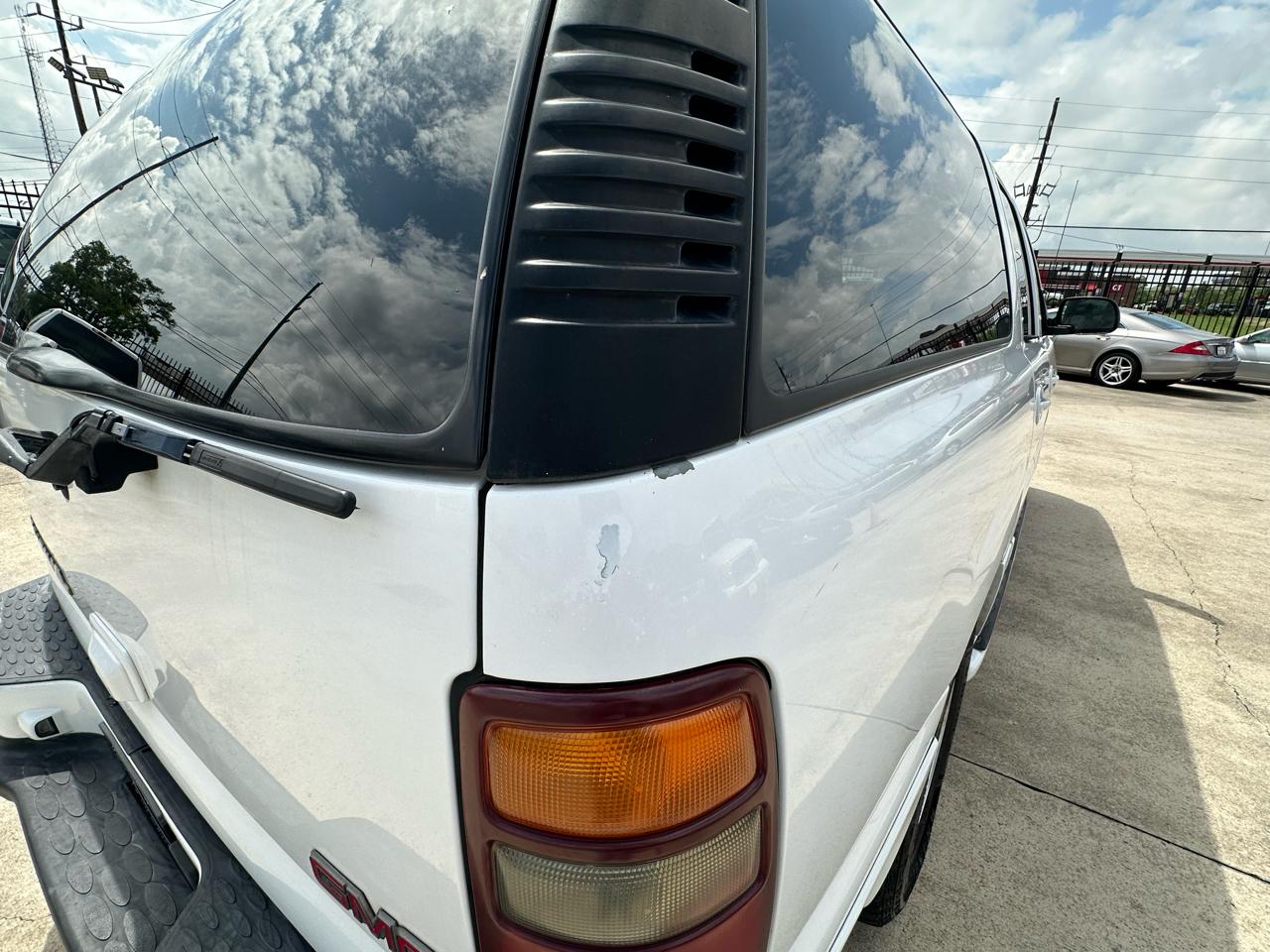 GMC Yukon Denali XL 2002