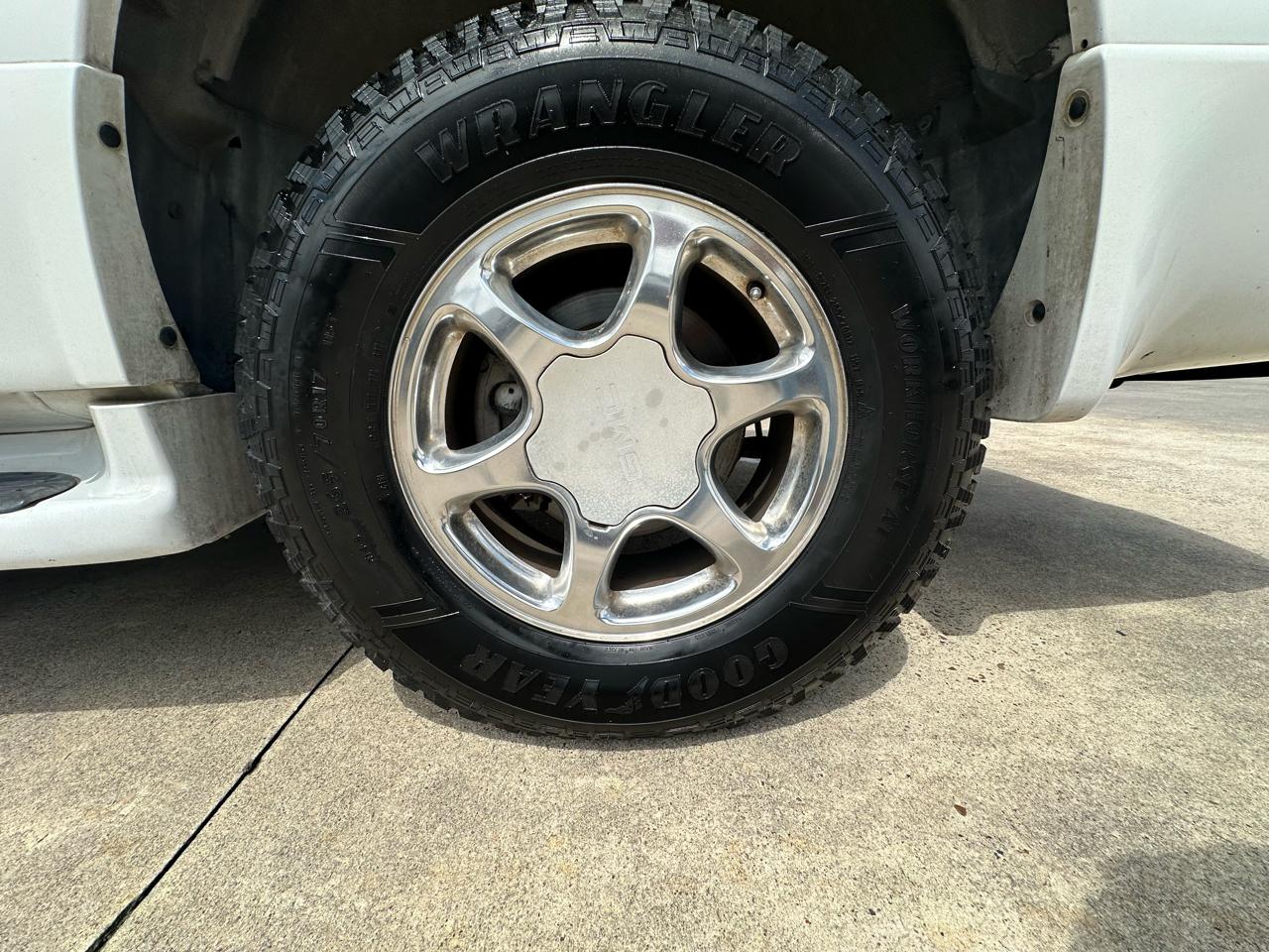 GMC Yukon Denali XL 2002