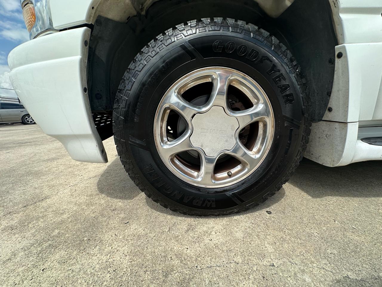 GMC Yukon Denali XL 2002