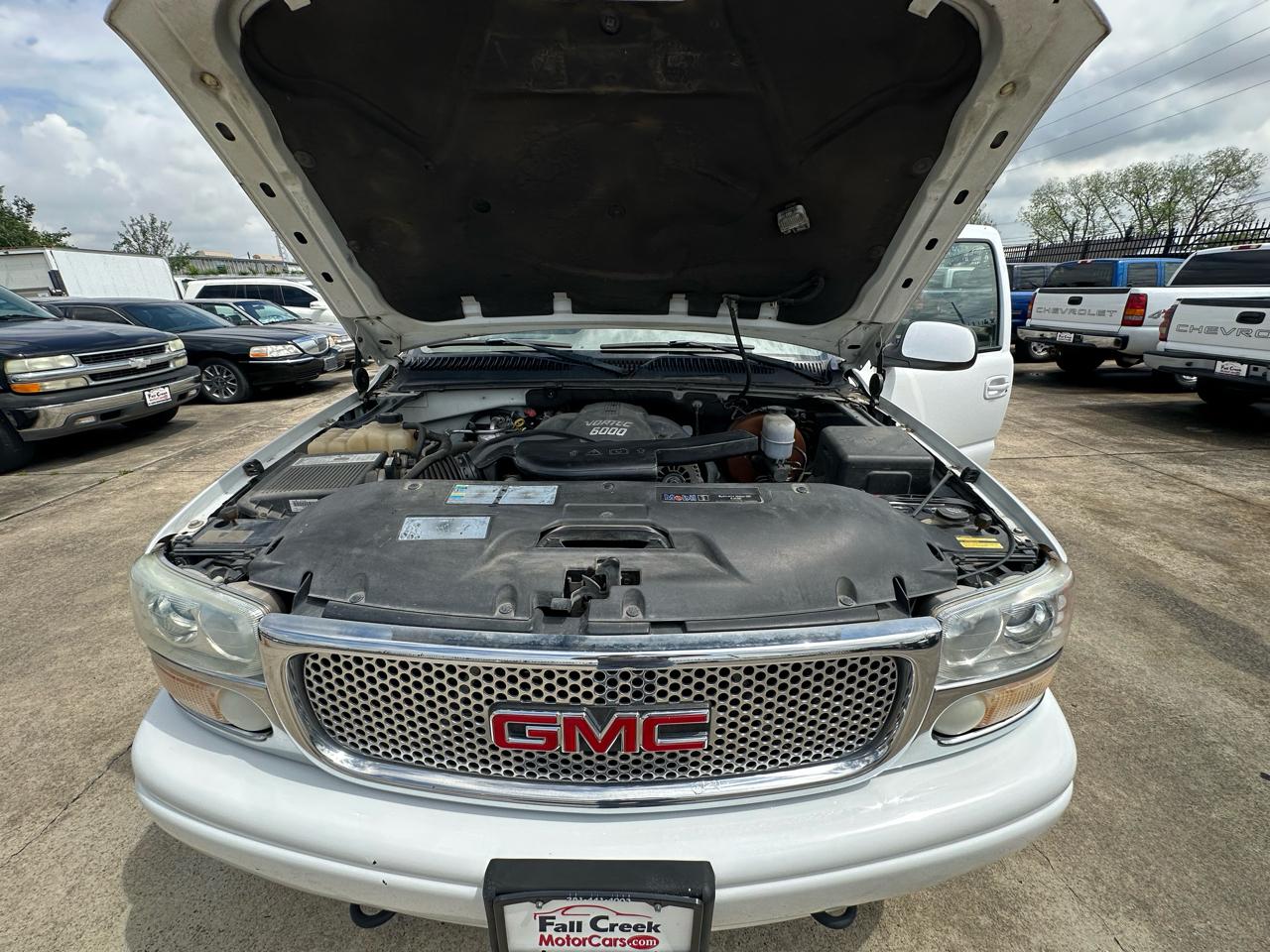 GMC Yukon Denali XL 2002