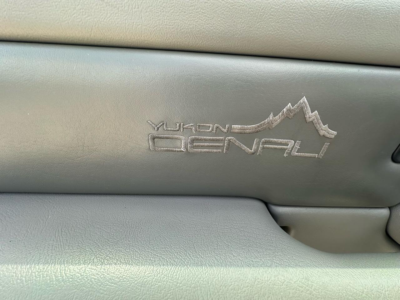 GMC Yukon Denali XL 2002