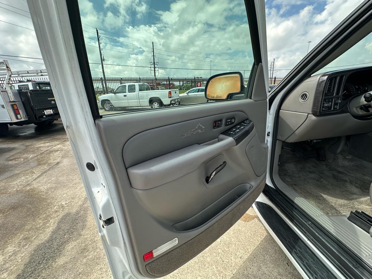 GMC Yukon Denali XL 2002