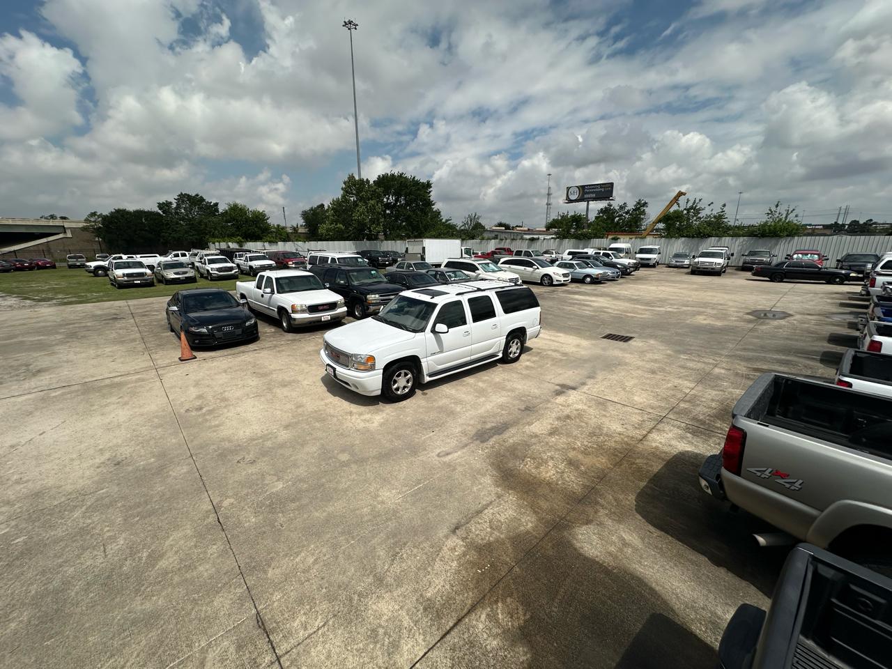 GMC Yukon Denali XL 2002