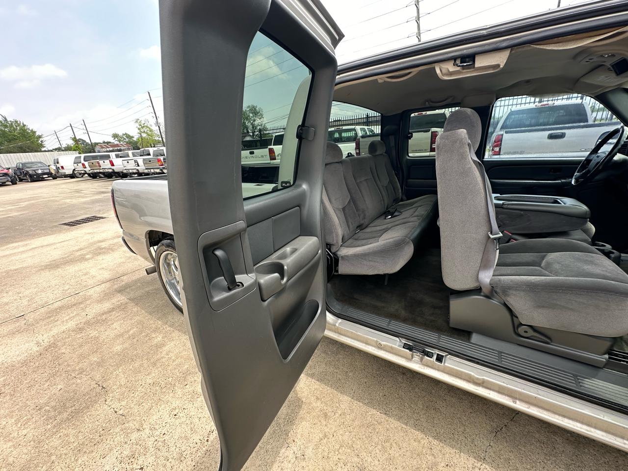 GMC Sierra 1500 SLE Ext. Cab Short Bed 2WD 2005