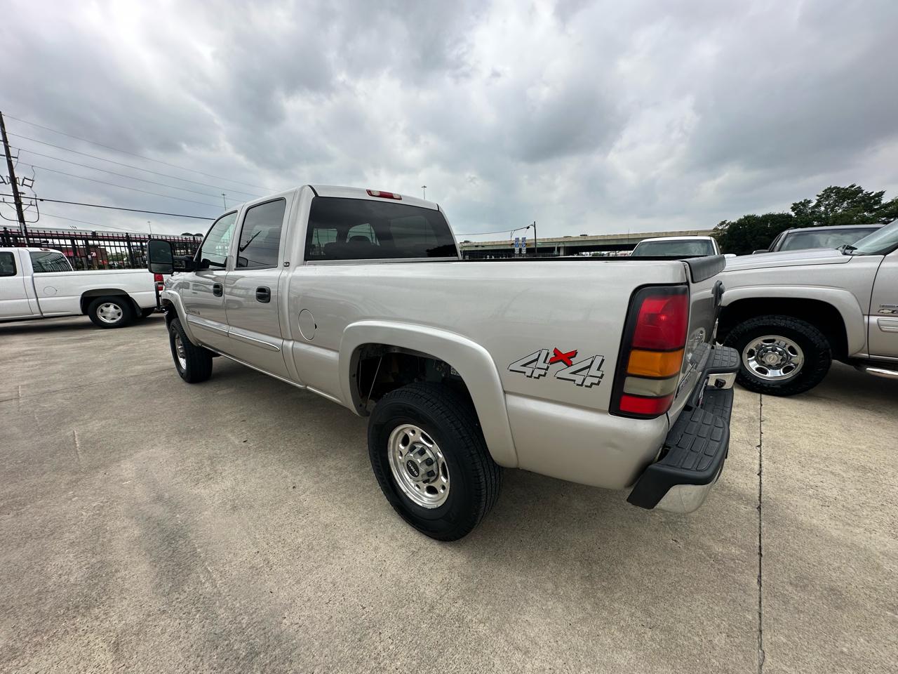 GMC Sierra 2500HD SLE Crew Cab Short Bed 4WD 2006
