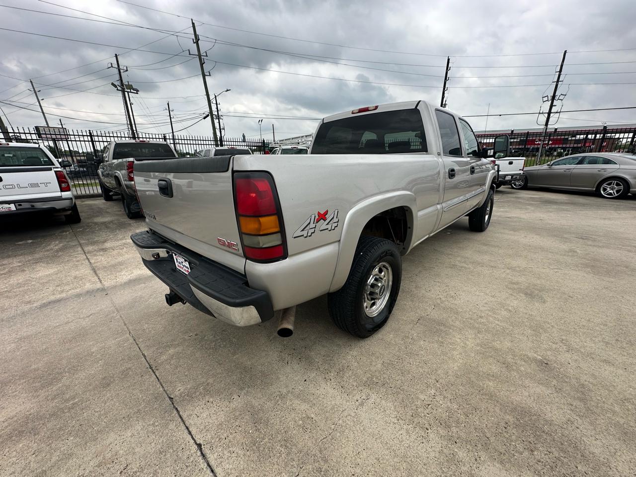 GMC Sierra 2500HD SLE Crew Cab Short Bed 4WD 2006
