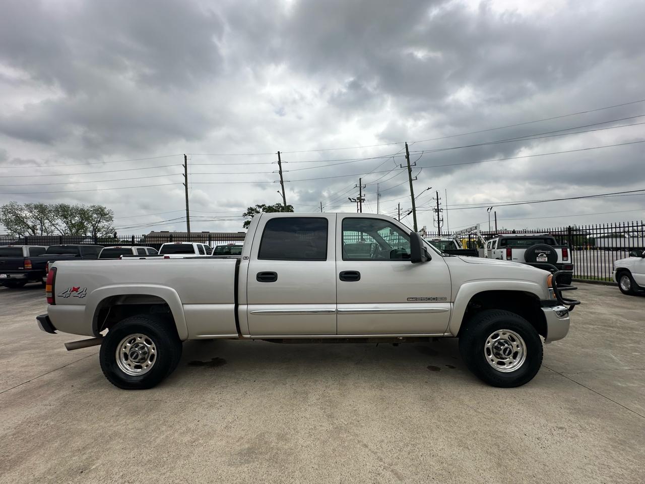 GMC Sierra 2500HD SLE Crew Cab Short Bed 4WD 2006