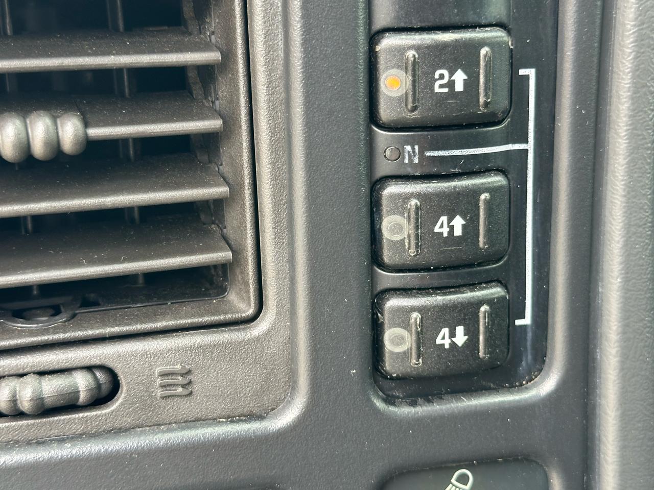 GMC Sierra 2500HD SLE Crew Cab Short Bed 4WD 2006